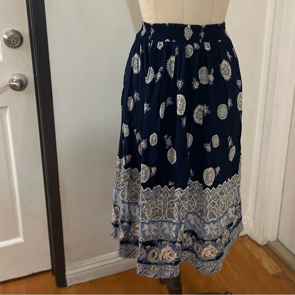Vintage Viscose Blue and Tan Printed Tea Length Folk Skirt - Picture 6 of 7